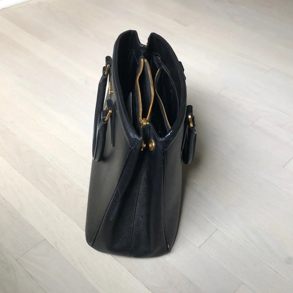Prada Black Tote Bag - Picture 4 of 15